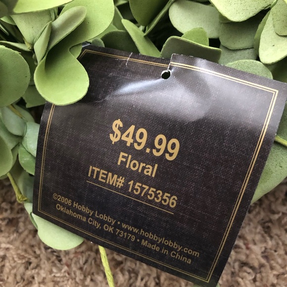 NWOT Hobby Lobby Floral Wreath with Foam Leaf Pattern (tag detached) 💐 - Picture 3 of 8